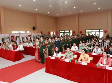 军营集体撒糖！武警肇庆支队这场婚礼甜度拉满